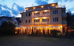 Семеен Хотел Сага