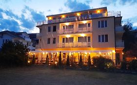 Семеен Хотел Сага